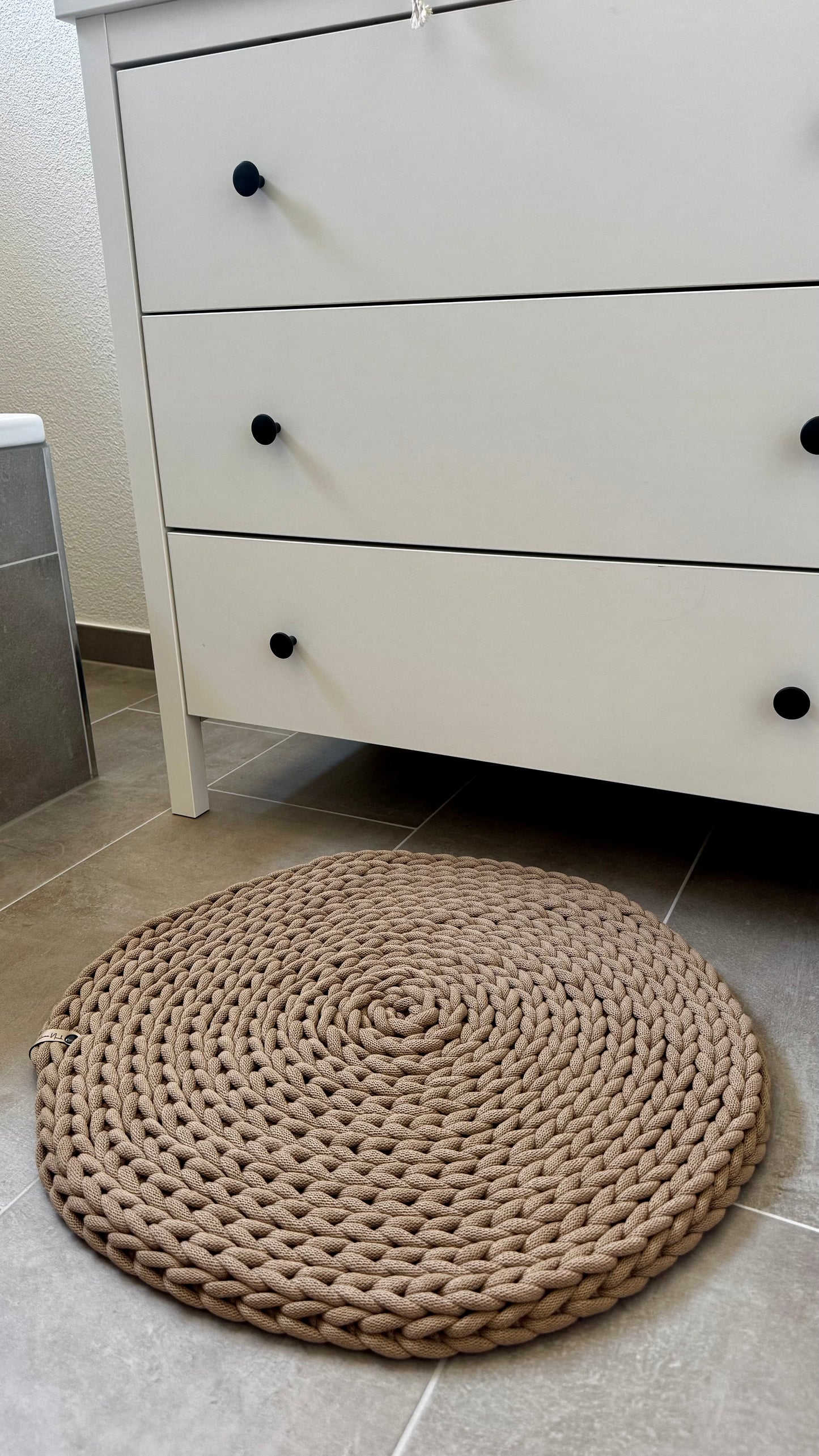 Round shower rug