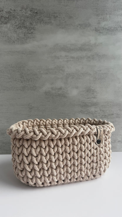 Oval basket